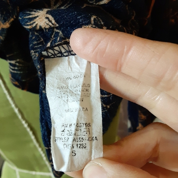 DEE ELLE Off the Shoulder Floral Top Size Small - Picture 10 of 12